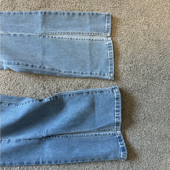 Bootcut jeans. - Picture 5 of 7